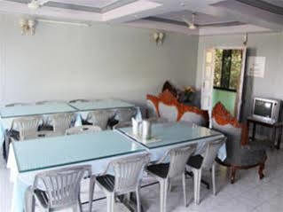 Hotel Madhuban Mahabaleshwar Bagian luar foto